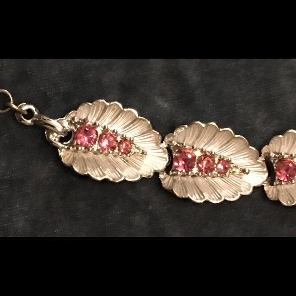 ✨Extremely rare vintage B.S.K. fuchsia necklace ✨ - Picture 4 of 7